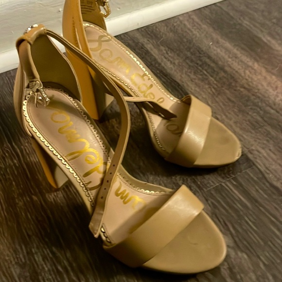 Sam Edelman size is 5.5 nude heels - Picture 1 of 4
